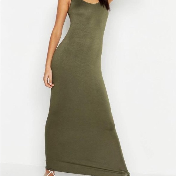 Boohoo Dresses & Skirts - NWT Scoop Neck Maxi Dress
